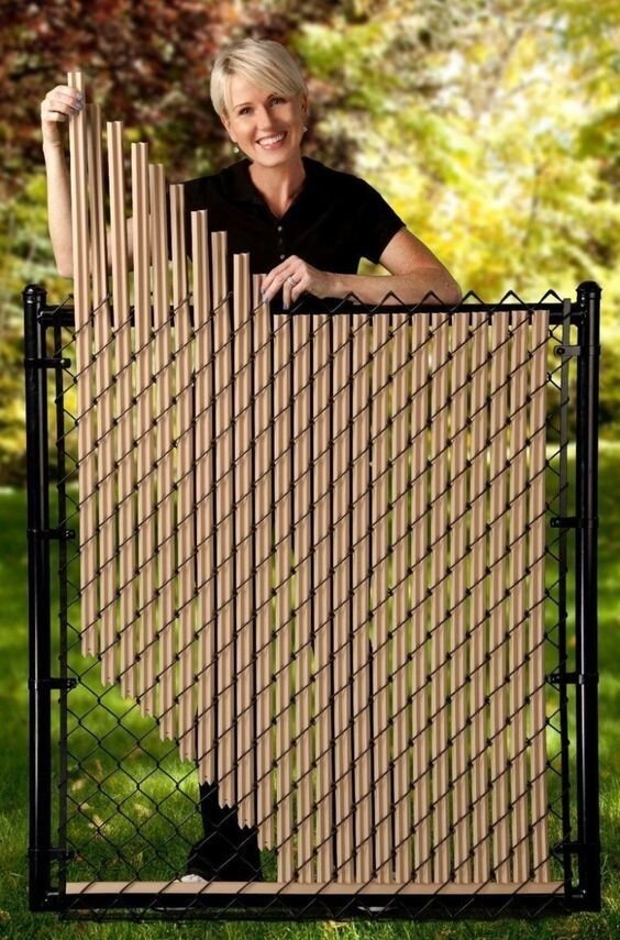 Забор и распашные ворота из сетки рабицы