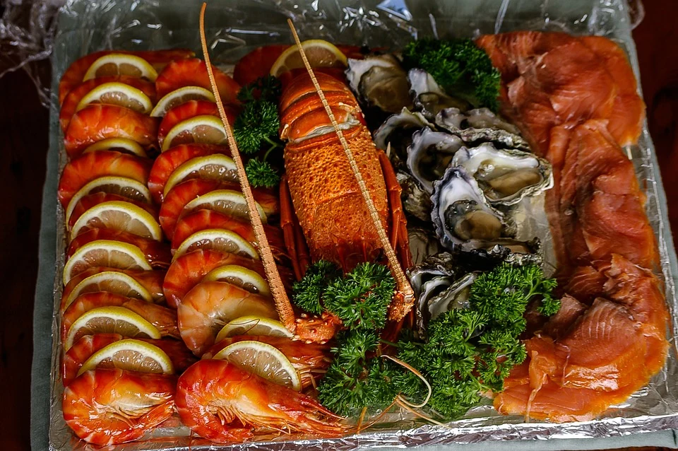 https://pixabay.com/photos/sea-food-prawns-smoked-salmon-443971/