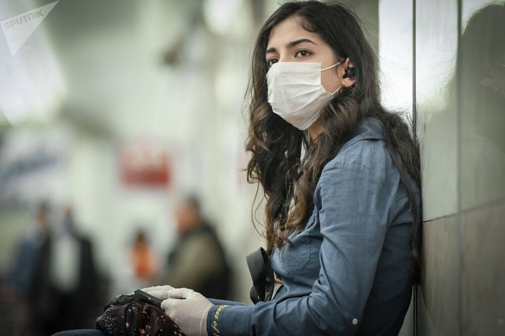 ходить в маске  и перчатках это жесть. картинка из открытых источников