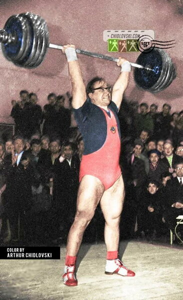 Юрий Власов устанавливает мировой рекорд в жиме