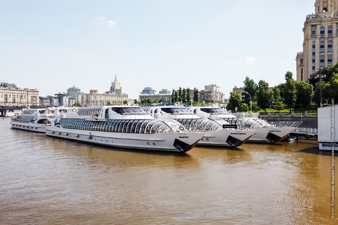 Речной трамвайчик в москве