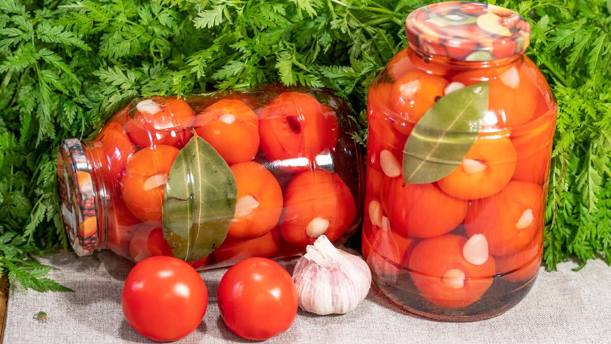 Маринованные, сладкие помидоры на долгую зиму с чесноком и луком – простой рецепт заготовки без стерилизации!