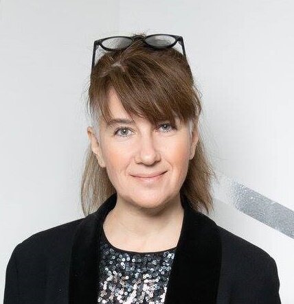 Марина Федоровская -независимый куратор, автор и журналист, специалист в области PR современного искусства, автор образовательной программы «PR в сфере современного искусства. Арт-институции и современные медиа» - PR современного искусства.  
Источник: https://www.rea.ru/ru/org/faculties/Fakultet-biznesa-i-dopolnitelnogo-obrazovanija/bizschoolmarkent/Pages/prepodavateli.aspx © ФГБОУ ВО «РЭУ им. Г.В. Плеханова»