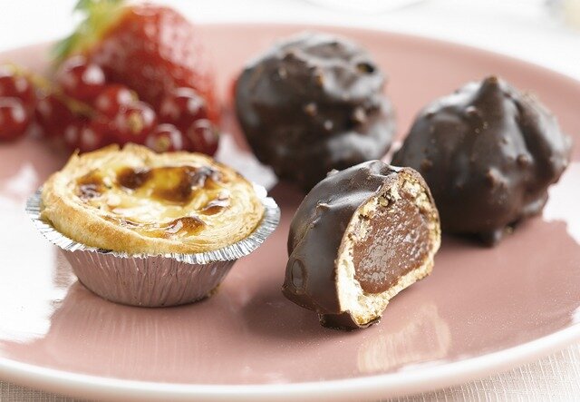Мини-профитроли с шоколадом и пралине (Бельгия)