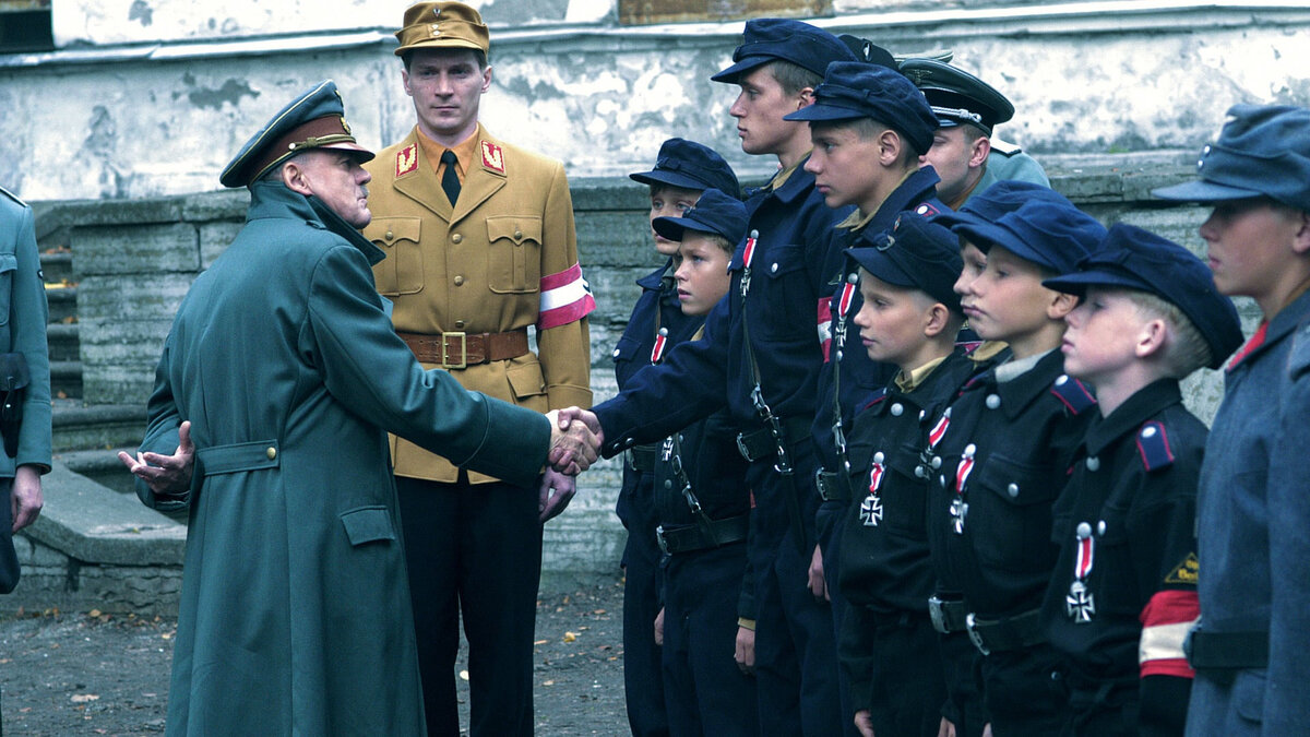 Кадры из фильма .Источник фото - https://clck.ru/STmD5