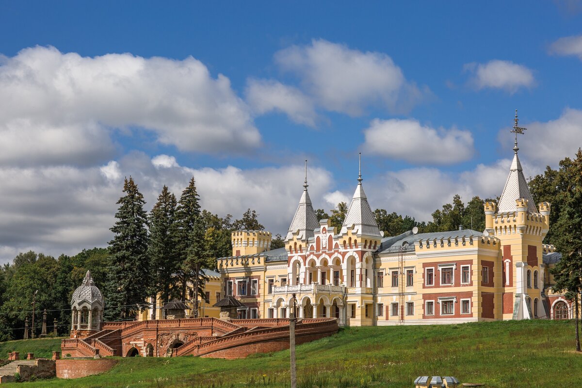 В Рязань… Не то чтобы в самый город, а подле, в деревню.