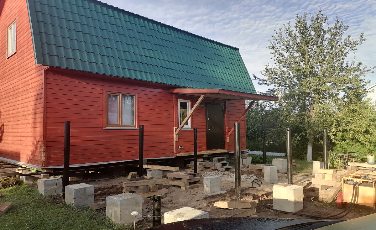 Замена столбчатого фундамента на винтовые сваи. 