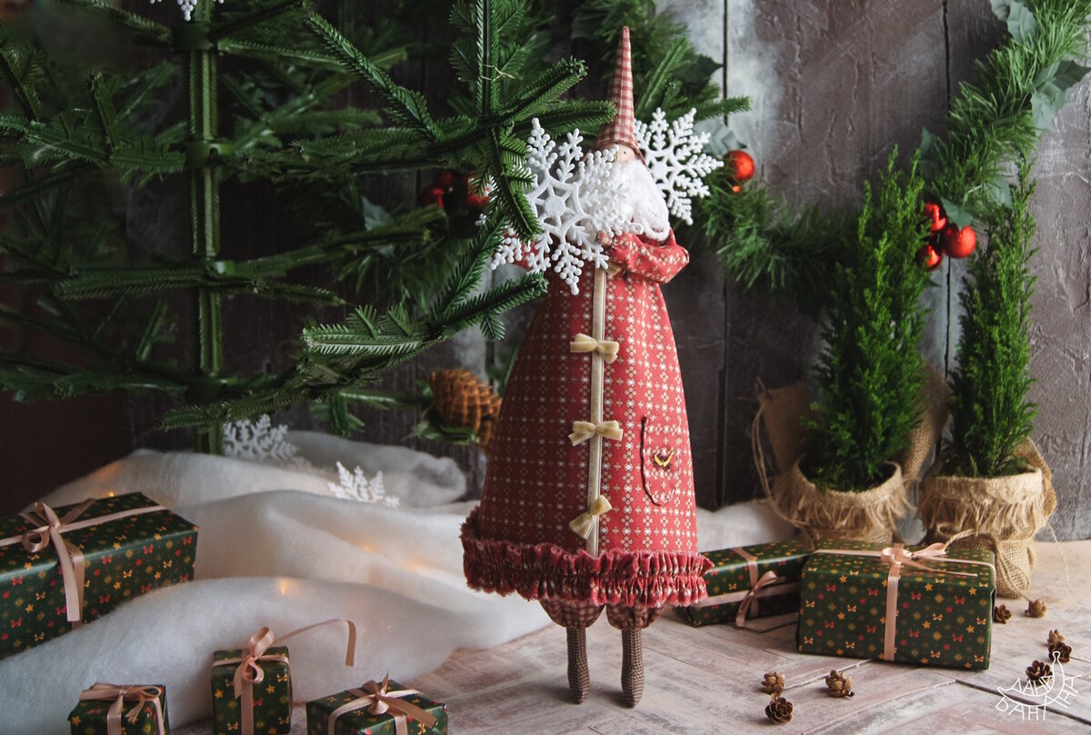 Весь в ёлках и подарках — мой лучший друг Дед Мороз))  