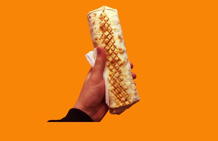 Моя шаурма в моей руке :)