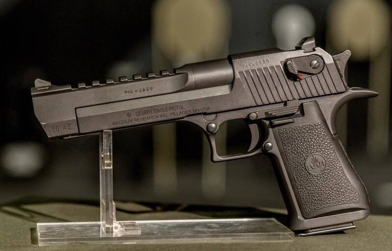Фаворит голливудских плохих парней, впечатляющий пистолет Desert Eagle способен стрелять из патронов .50 Action Express.
