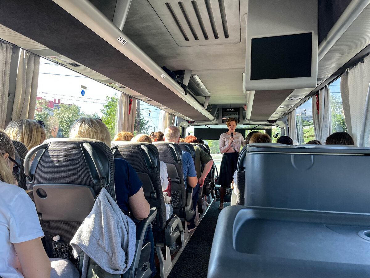 В экскурсионном автобусе