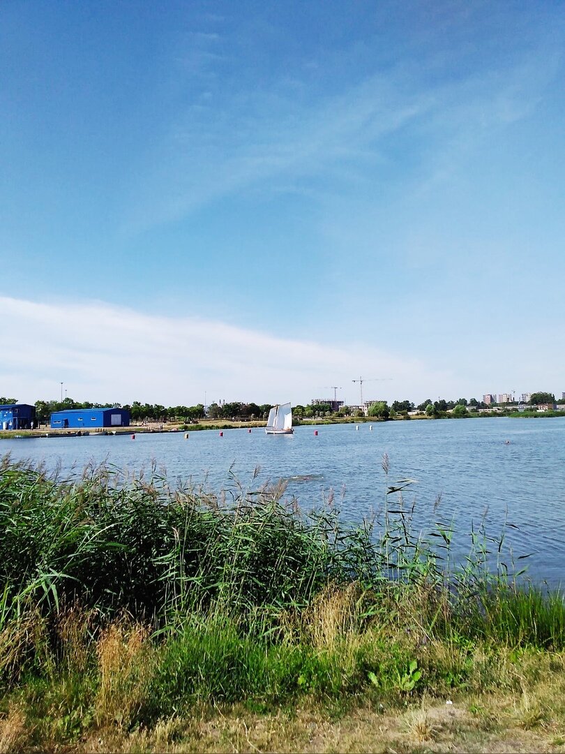 Белеет парус одинокий. Фото автора.