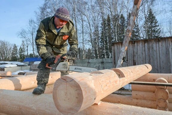 Фотография с производства рубленных домов компании АЛМА