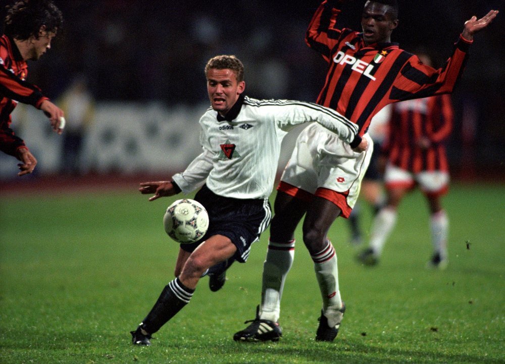 Групповой этап Лиги Чемпионов. Милан проигрывает на Сан-Сиро - Русенборгу.