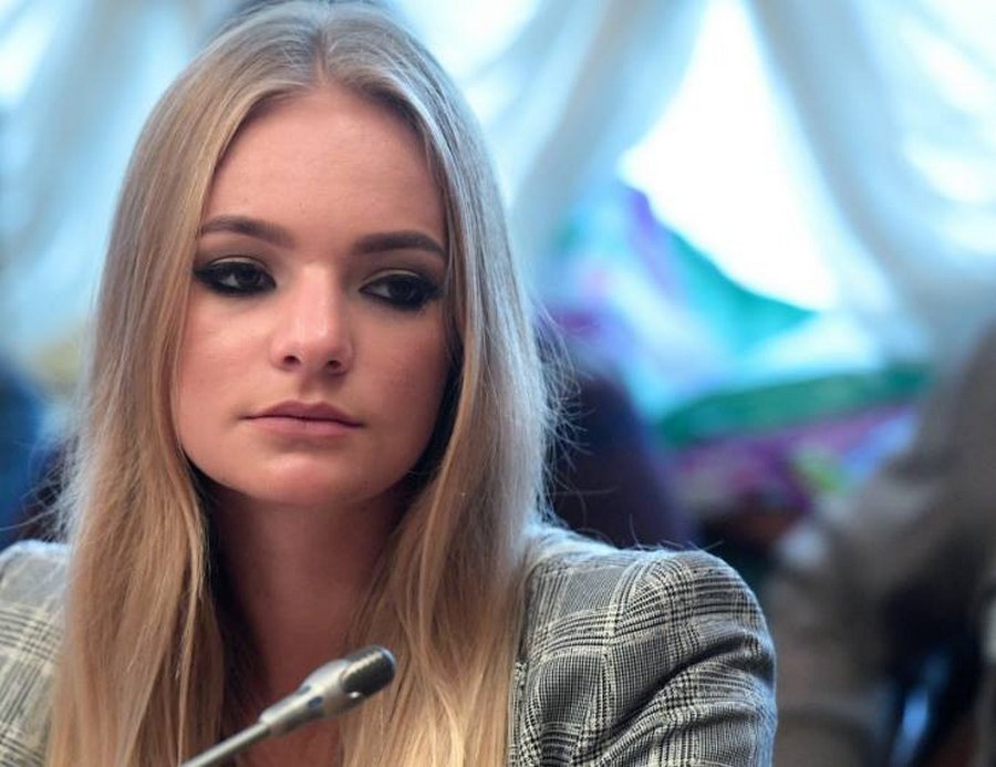Дочь Пескова высказалась – это так акутально?/на пути к сословному обществу0