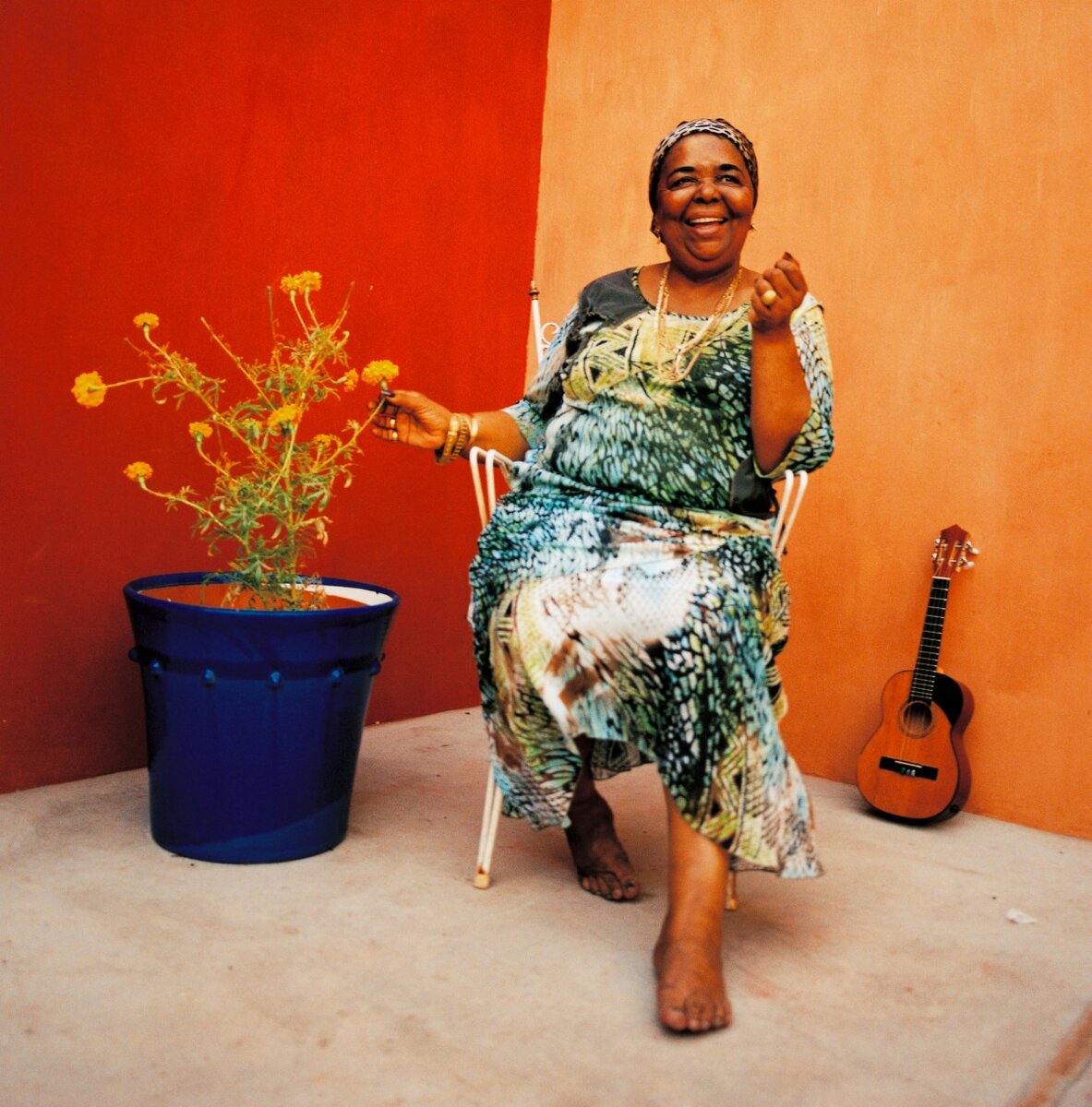 Cesaria Evora - Mae Carinhosa () - CD+DVD Box Set