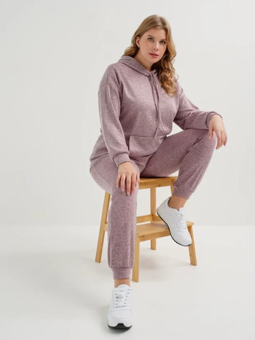 Худи от Binitra Bini. Артикул: 25778547. Цена = 935. Состав: полиэстер 100%. Размеры: 46-64, 8 расцветок. Составчик подкачал, зато цена хорошая.