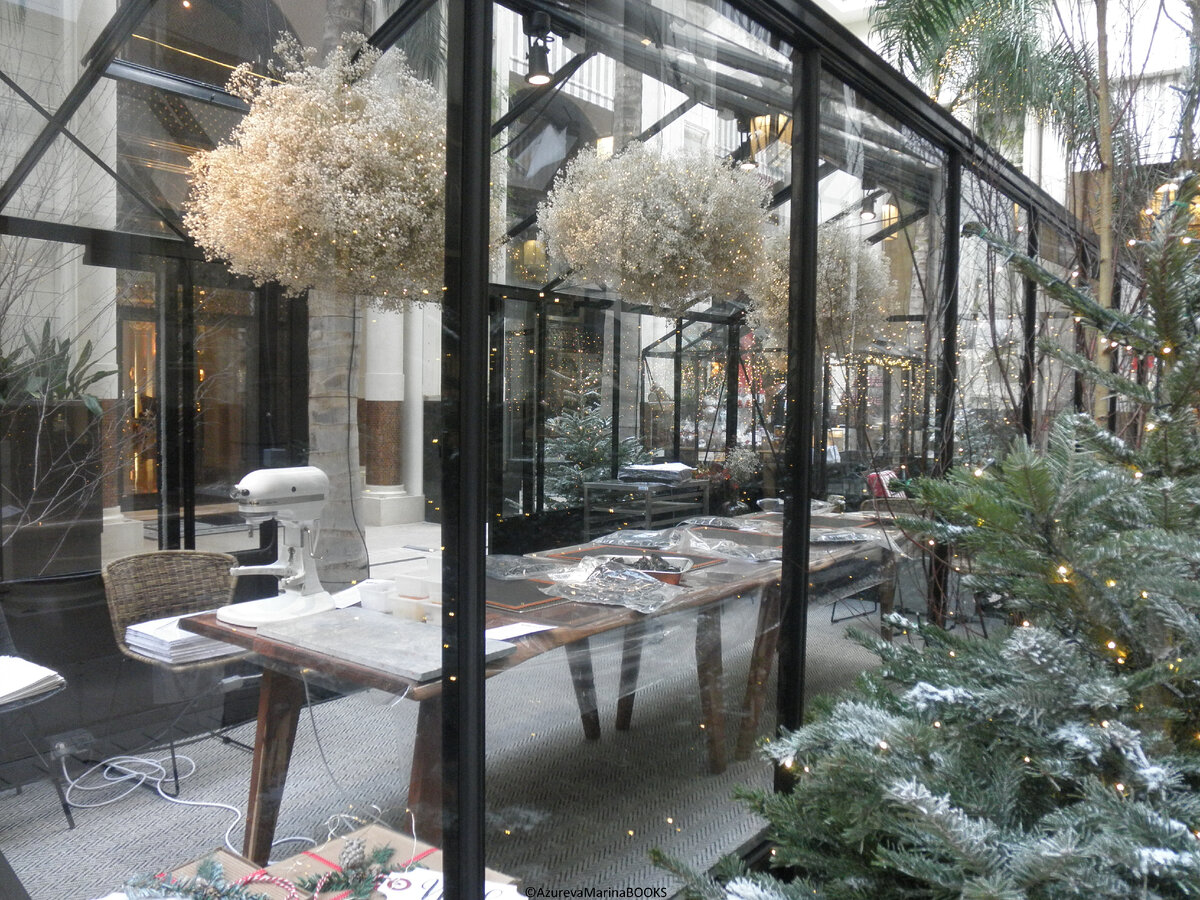 "Теплица"  в которой проходят творческие мастерские в праздничный сезон