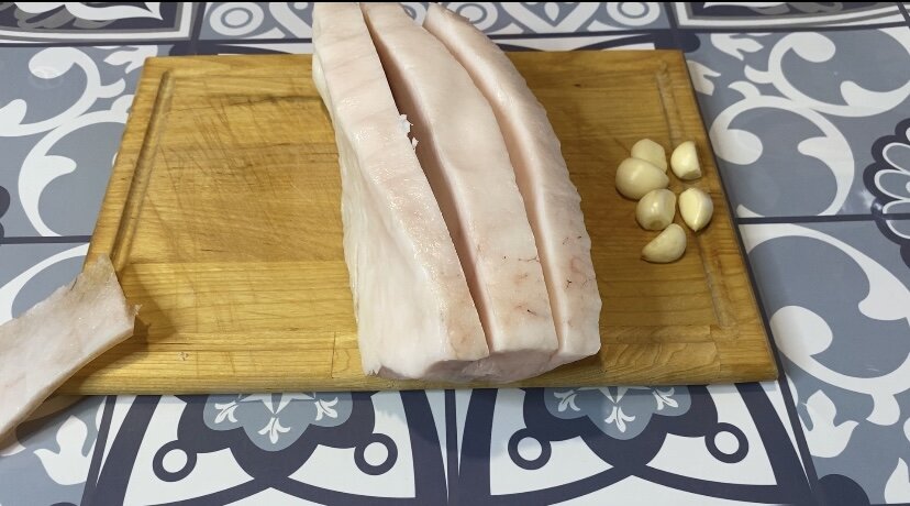 Пару надрезов  хватит.