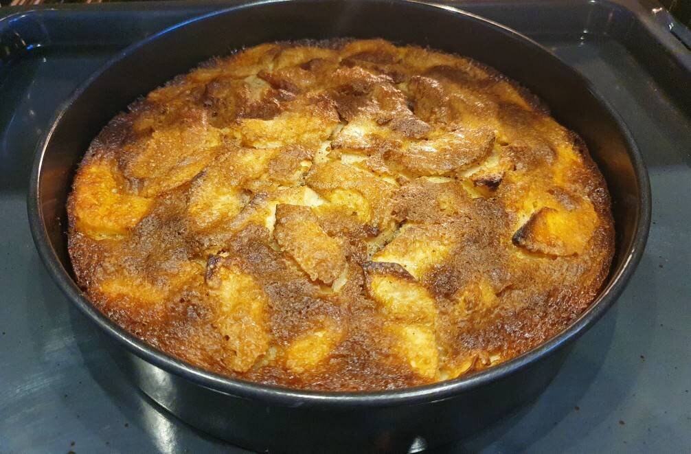 Шарлотка с карамелизированной корочкой