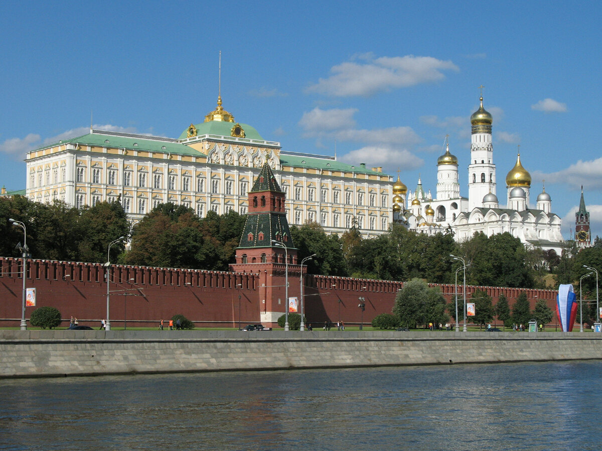 Кремлёвская набережная.