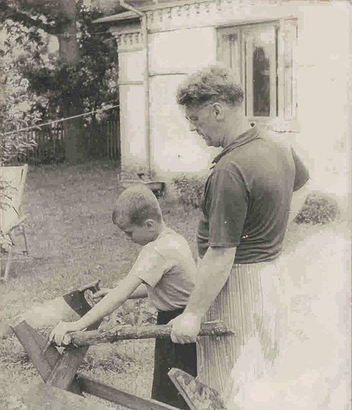 Маленький Михаил Задорнов с отцом. 