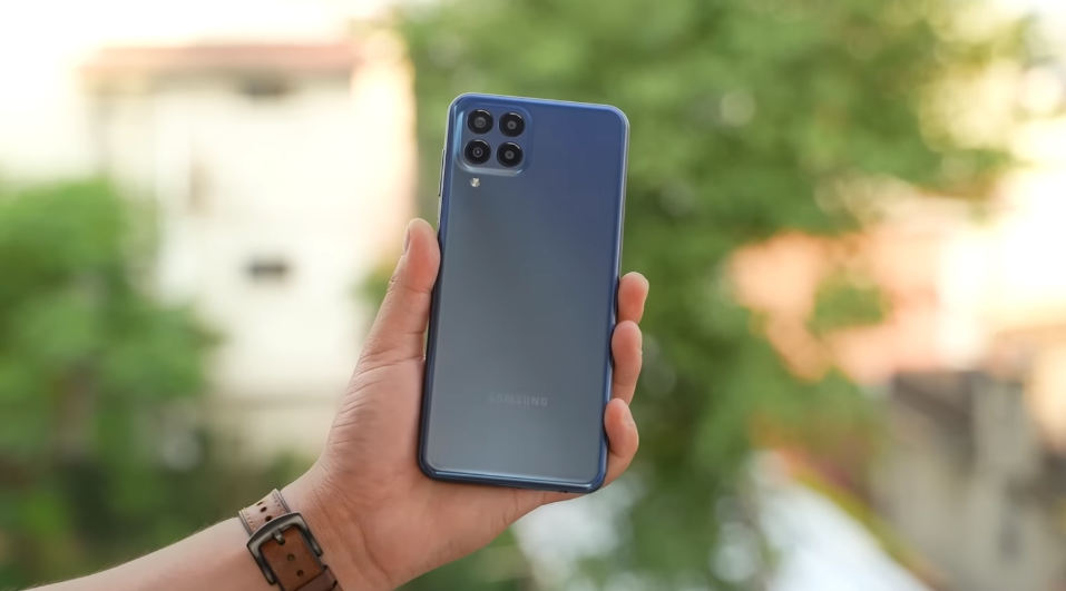 backside image Samsung M33 