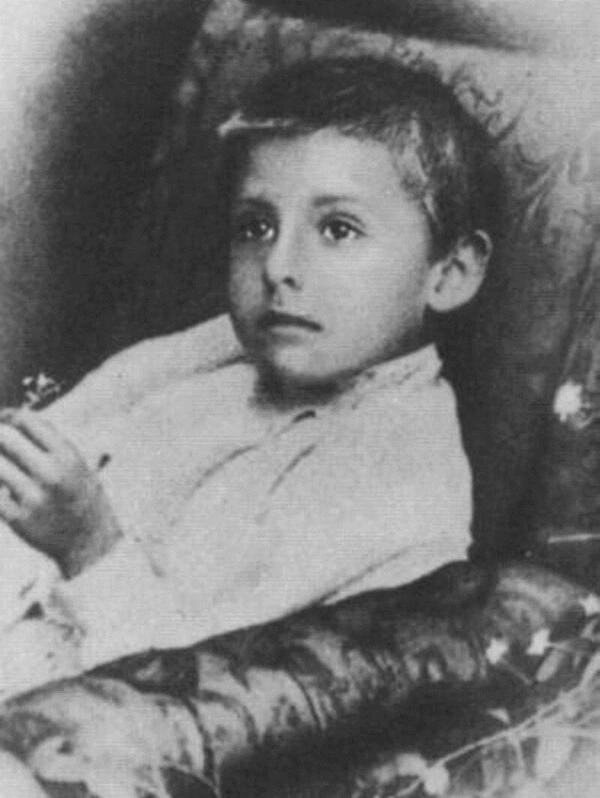 Коля Бунин незадолго до болезни. 1905 год.