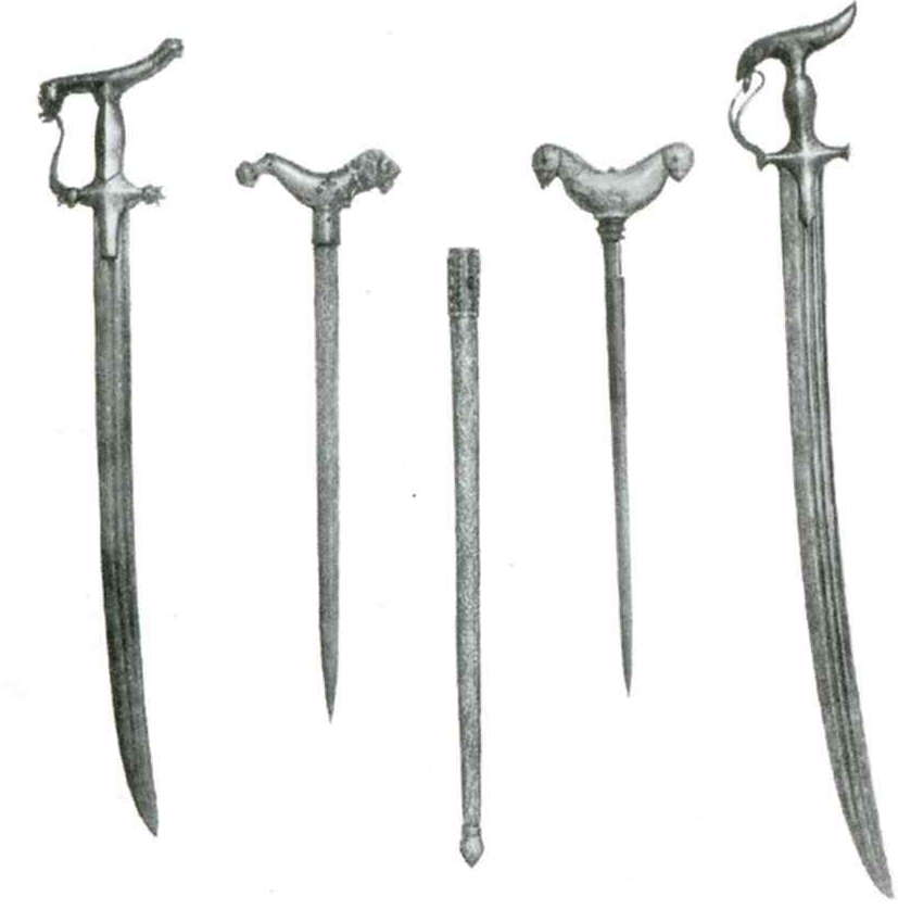 Два основных типа "подушки безопасности"))) В данном случае колющие экземпляры короткие, но бывали и длиннее, почти шпажных габаритов. Все индивидуально.