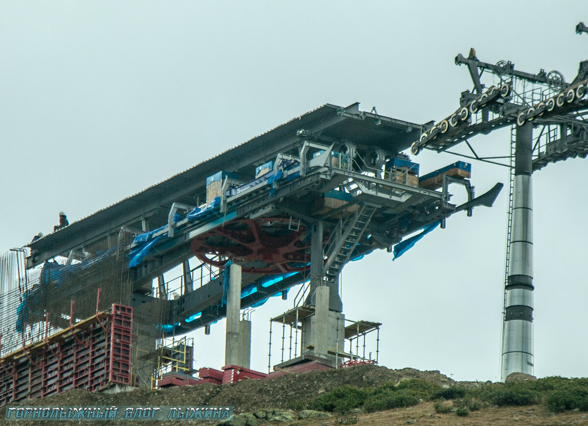 Верхняя станция подъемника - монтаж в разгаре