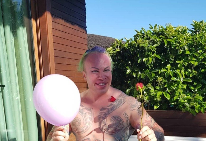 Эксперименты с цветом волос и зубами