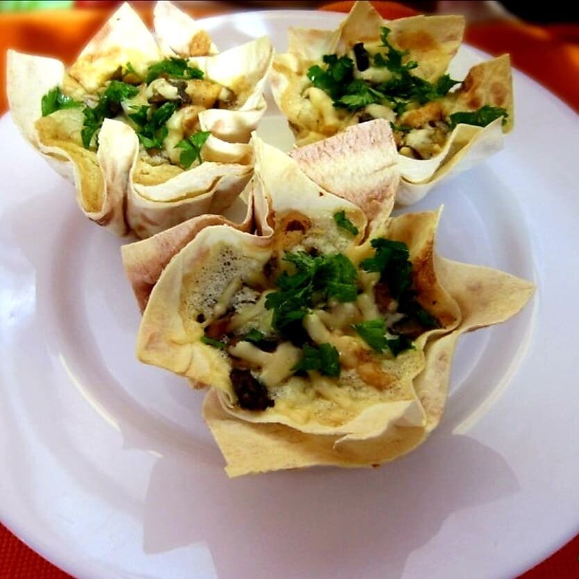 Корзиночки с курицей и грибами