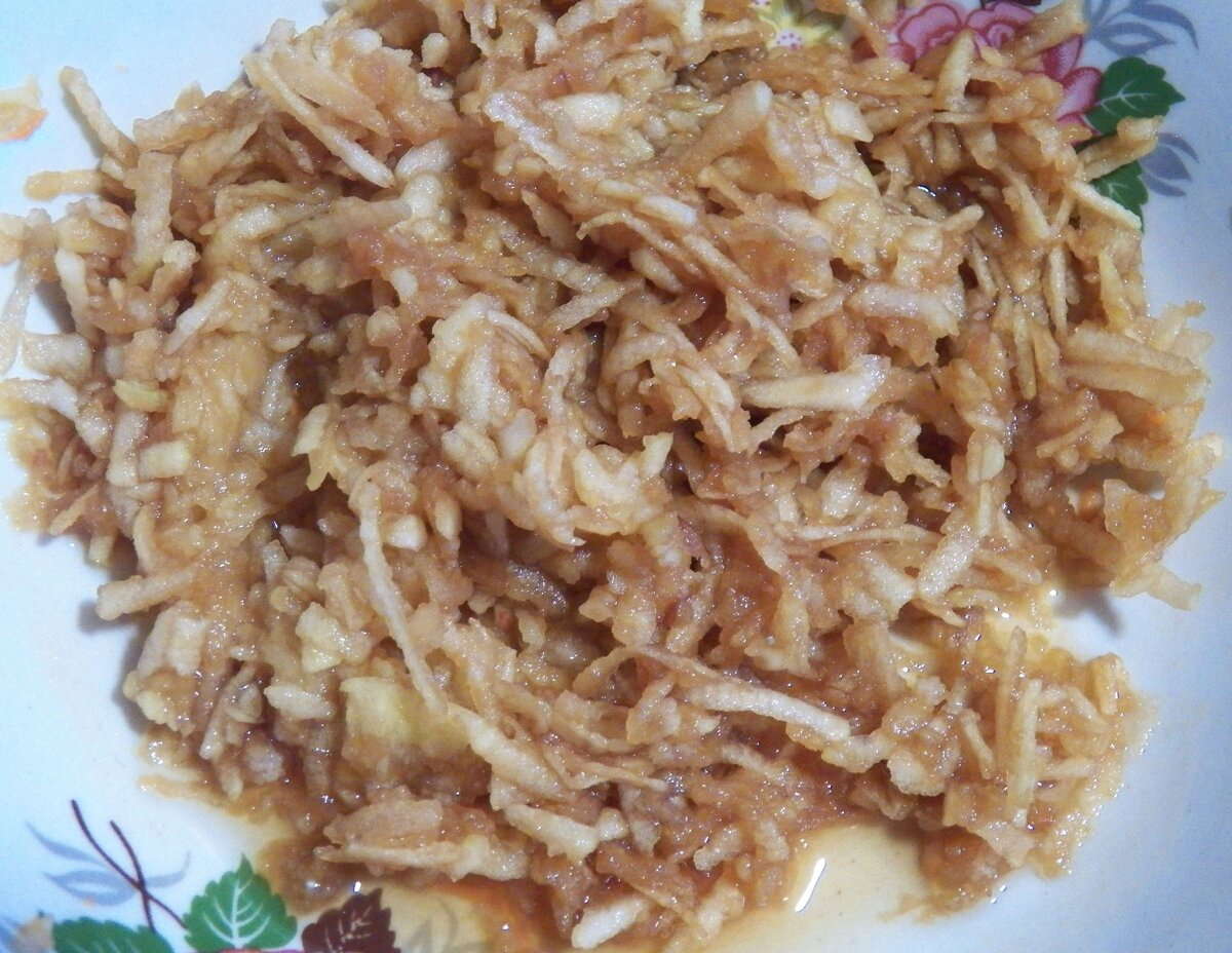 Сочный яблочный салат, очищающий полость рта и желудочно-кишечный тракт
