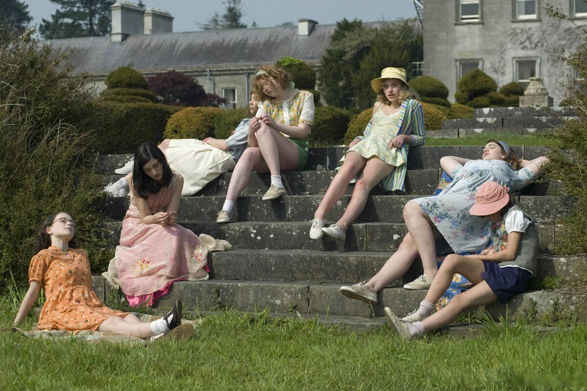 Кадры к фильму "Трещины", 2009 г.