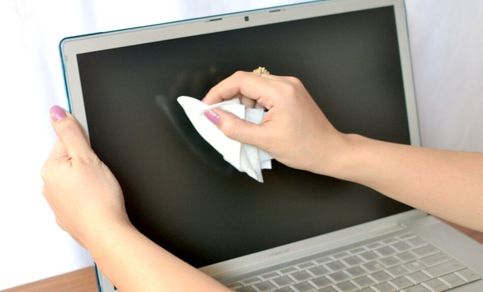 Инструкция с фото: Как самостоятельно почистить ноутбук от пыли и заменить термопасту на процессоре