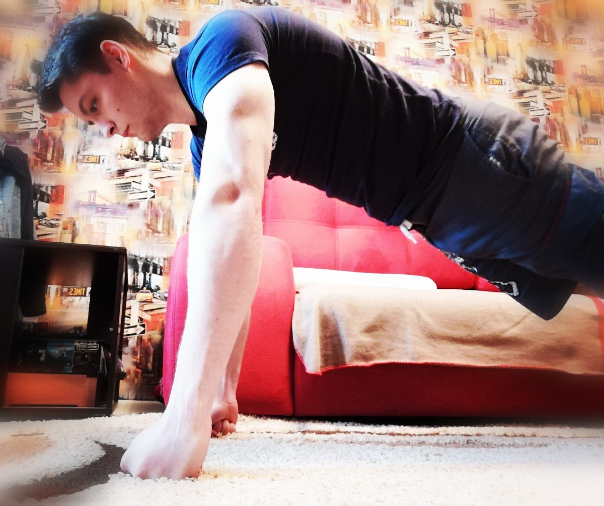 "Классические отжимания, с выталкиванием вверх"