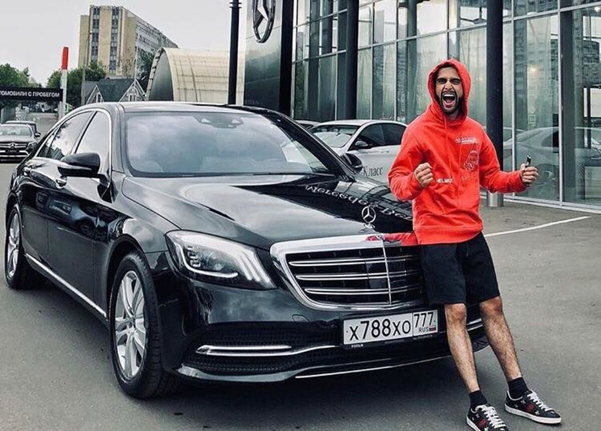 Гусейн гусейнов гелик. Автопарк Гусейна Гасанова. Гусейн Гасанов автопарк. Мерседес Гусейна Гасанова. Майбах Гусейна Гасанова.