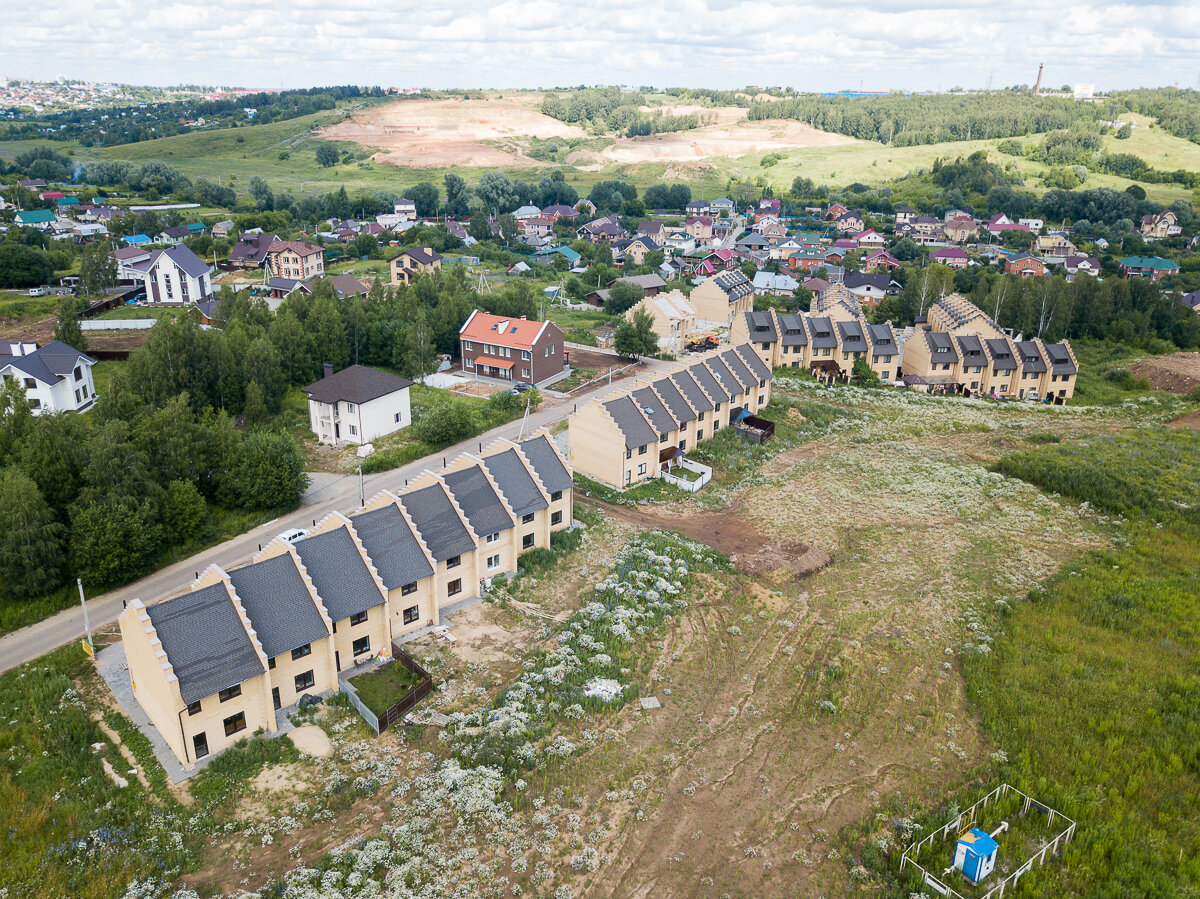 Типичные таунхаусы: 100 м2 + 40 м2 чердак. (д. Утечино, Нижегородская область)