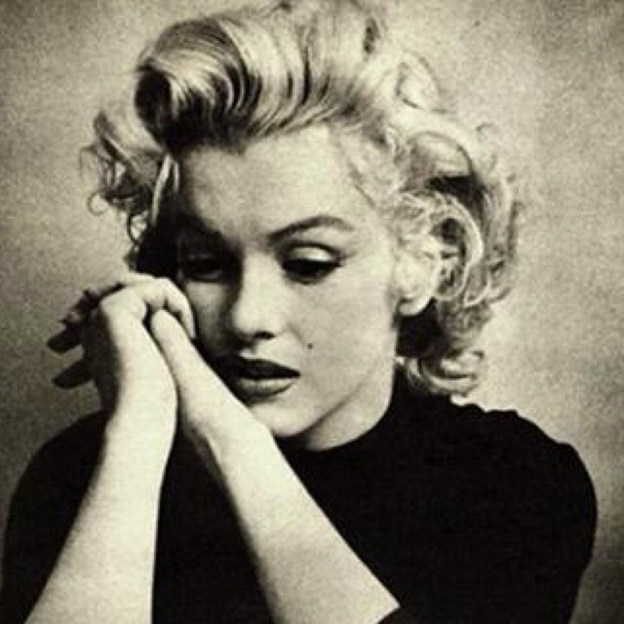 Источник: https://i.pinimg.com/736x/31/c2/95/31c29514c31018984c5762e7ca98aab8--marylin-monroe-marilyn-monroe-photos.jpg.