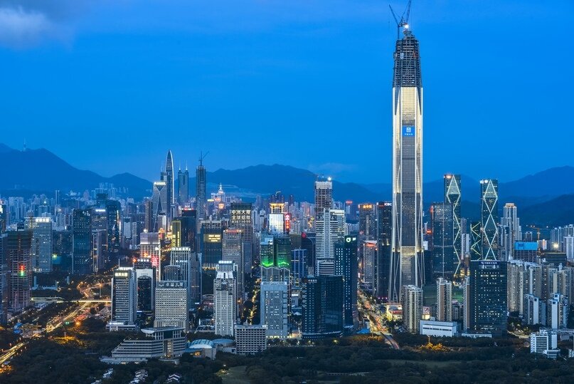 Шэньчжэнь — город, который уже стал символом бурных изменений в Китае