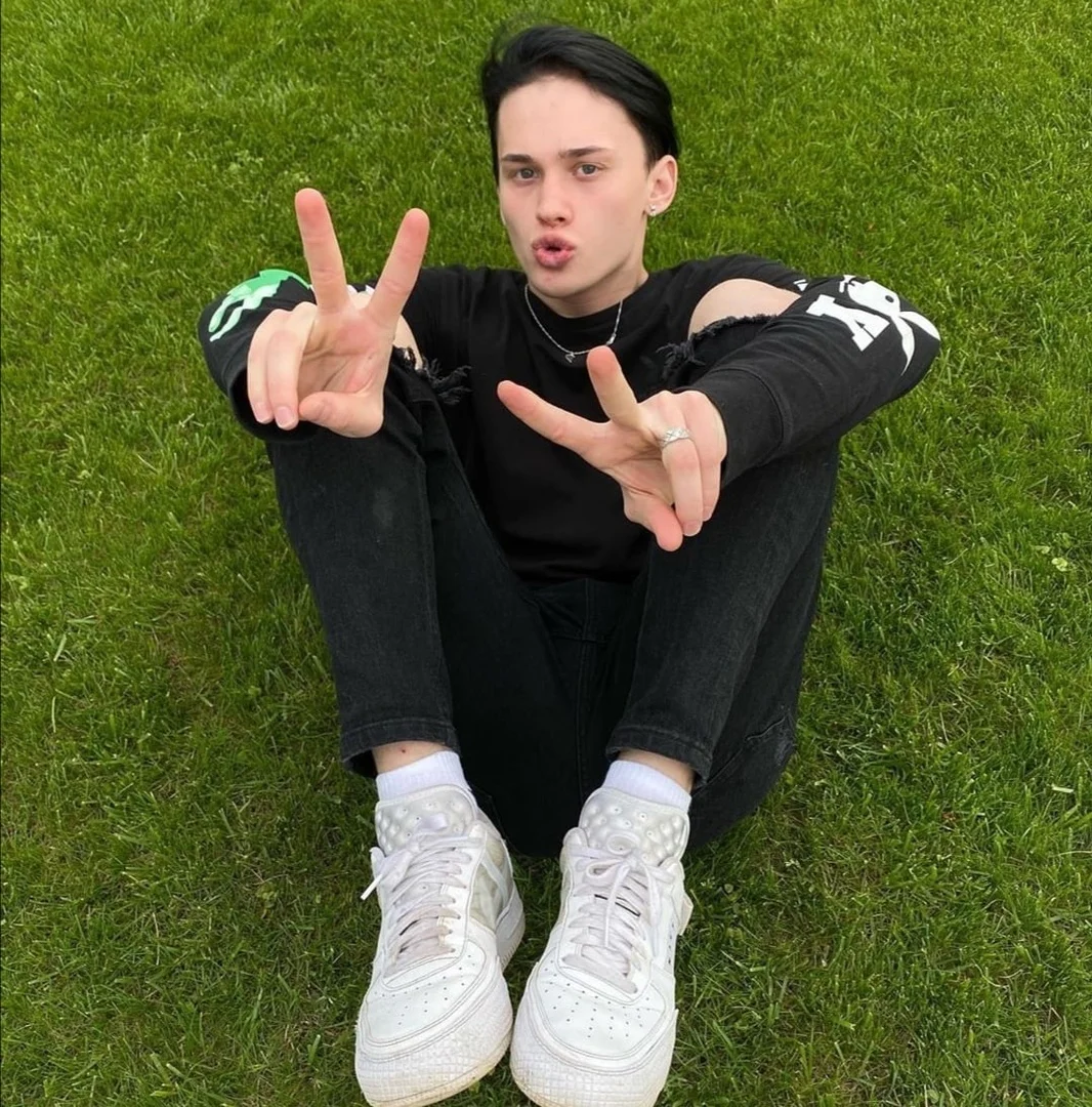 Даня милохин на обои с обработкой