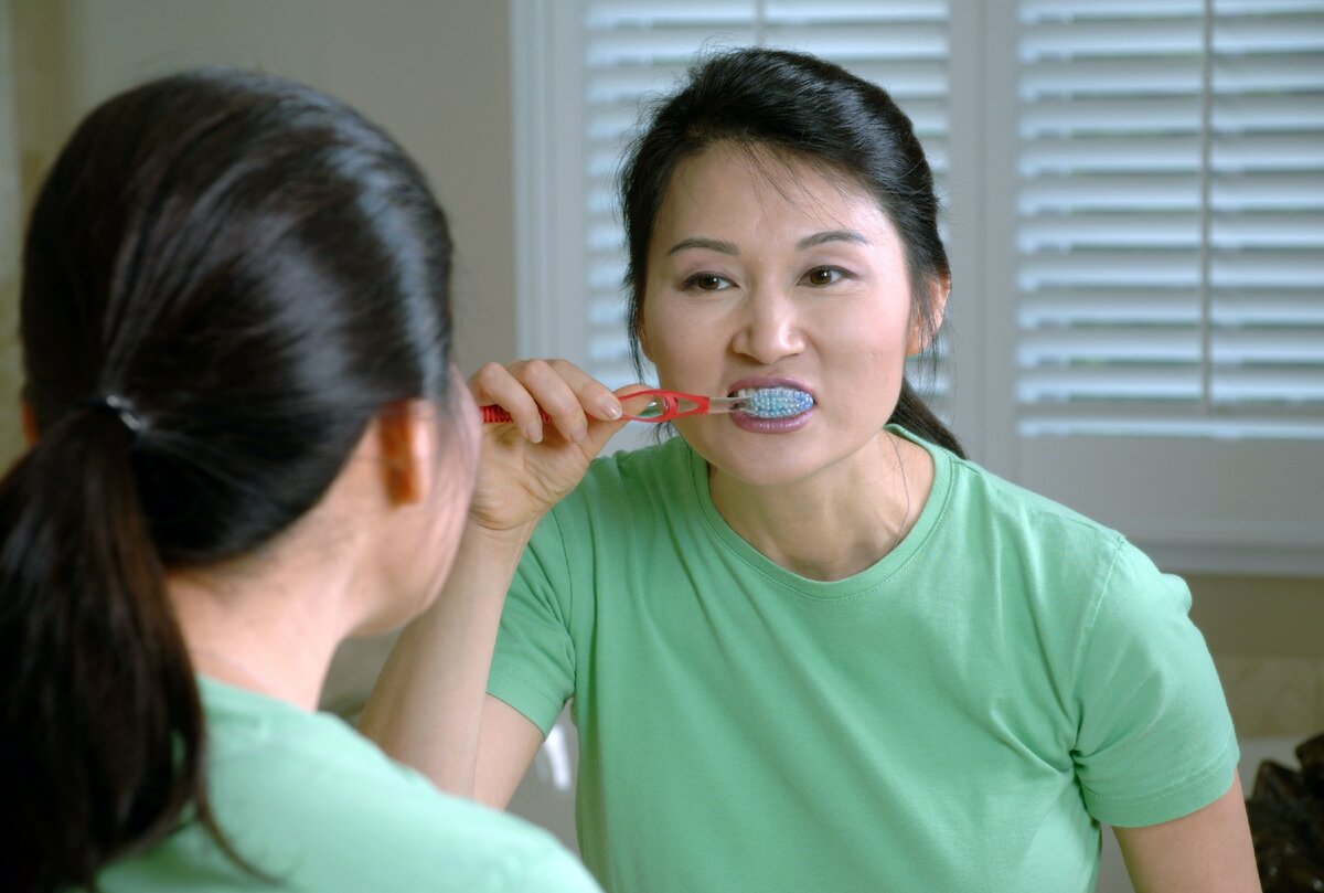 Плохая гигиена рта. Плохая гигиена рта фото. Чем чистят зубы в Китае.