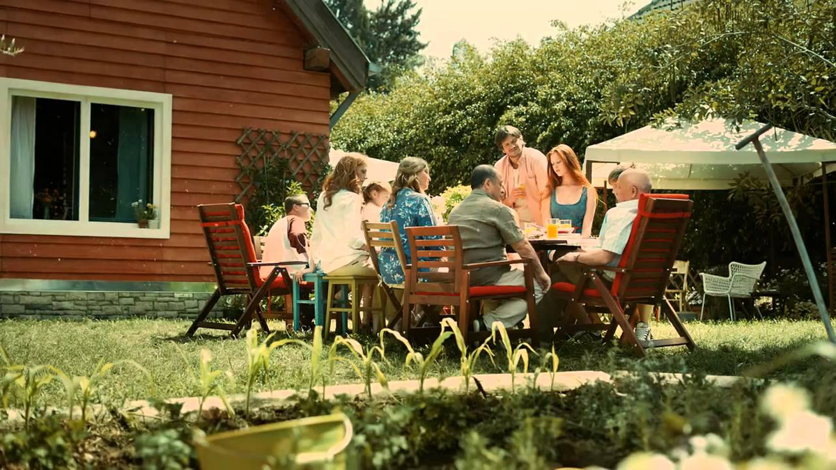 Дочь с внуком приходит к родителям на шашлыки, весело когда все вместе