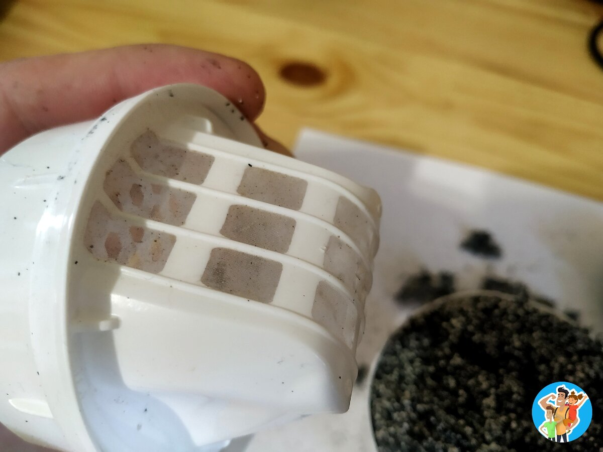 сверху прочная микросетка, которая внушает доверия, ржавчину она точно будет отсекать. Листай 👉