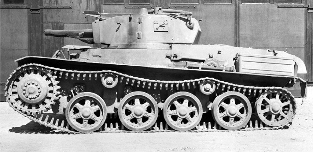 Strv m/38 с регистрационным номером 77, последний серийный танк данного типа.