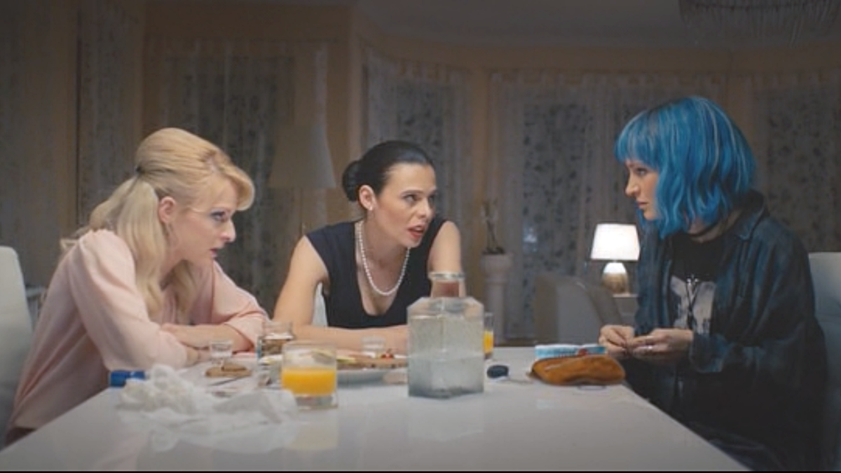 Кадр из фильма  "Деньги не пахнут" (Австрия) 