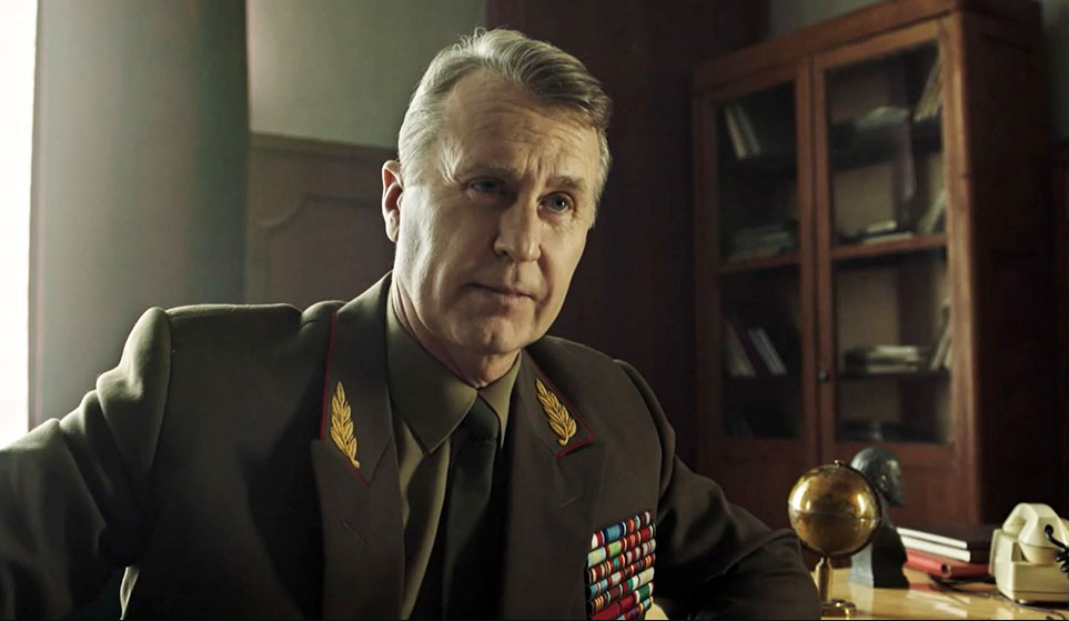 О.Штефанко в роли генерал-лейтенанта в сериале "Катран". Кадр из фильма.