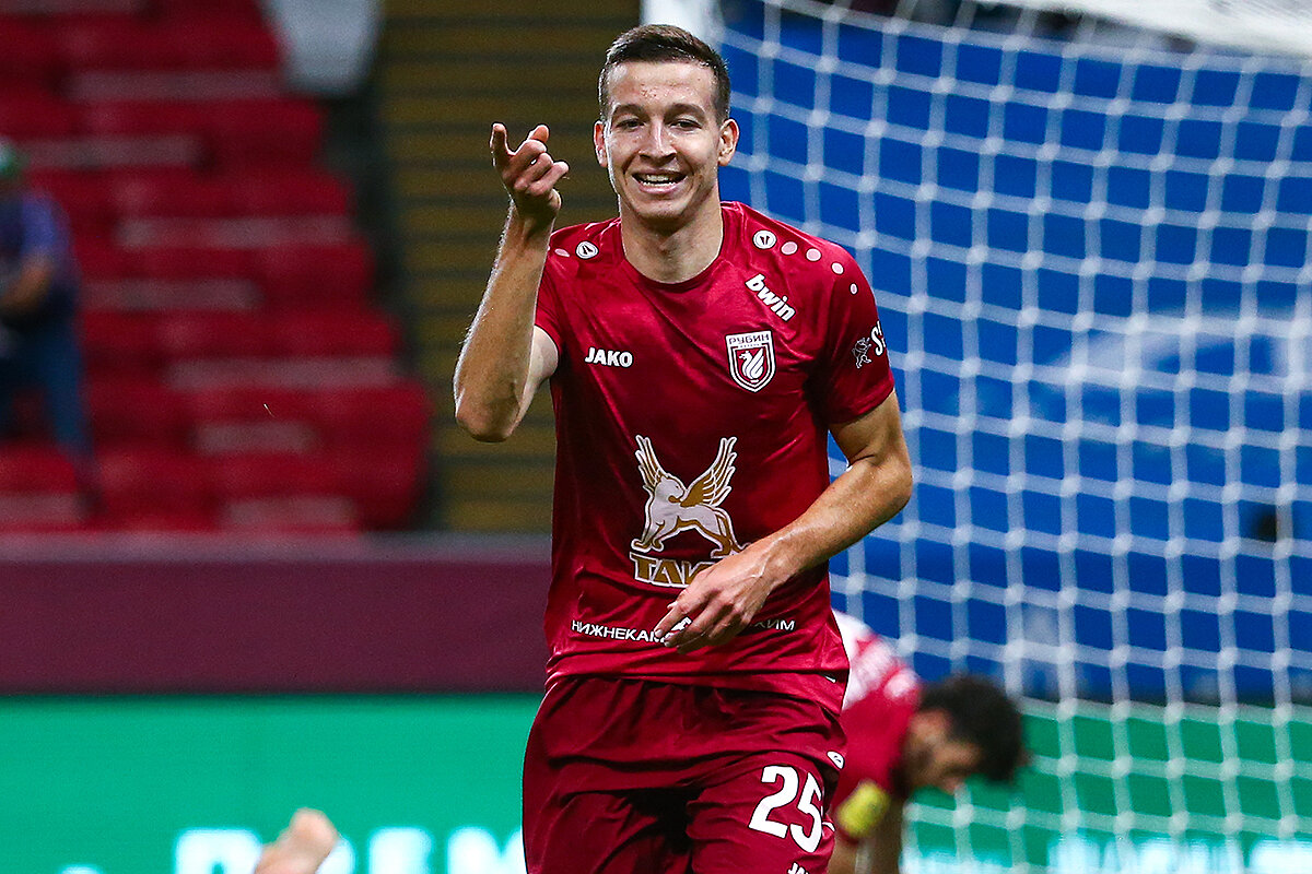 Денис Макаров.
