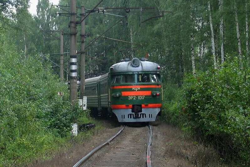 Станция 141 км рижского направления. Две 1017. Эр2к 1013. Фотогалерея жд транспорта станция орел. Прикольные комментарии которые как острый соус.