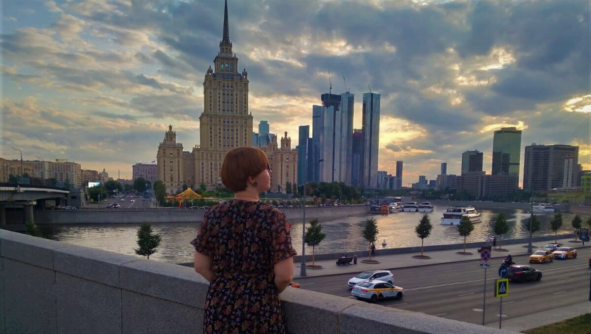 Вот стою и думаю: простой я человек или не очень?.. 